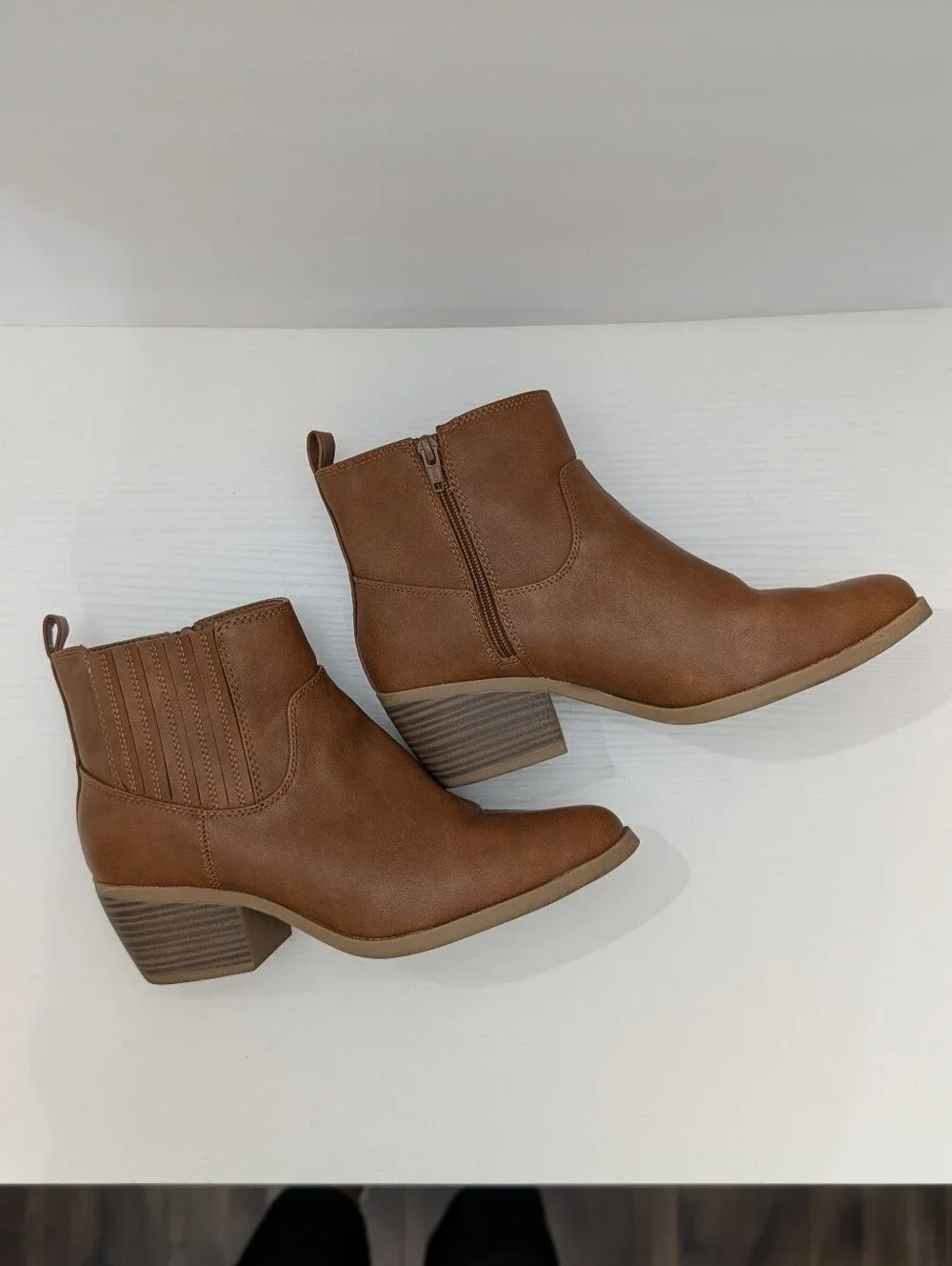 Old Navy Women Brown Faux Leather Western Ankle Boots Size 9 Booties Fall Casual